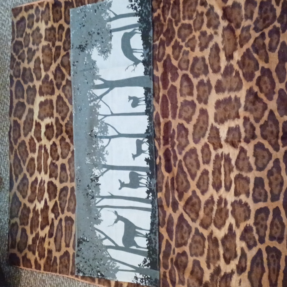 Table runner, fabric with woodland scene